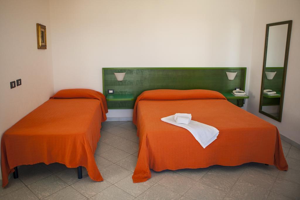 Hotel Piccada Palau Buitenkant foto